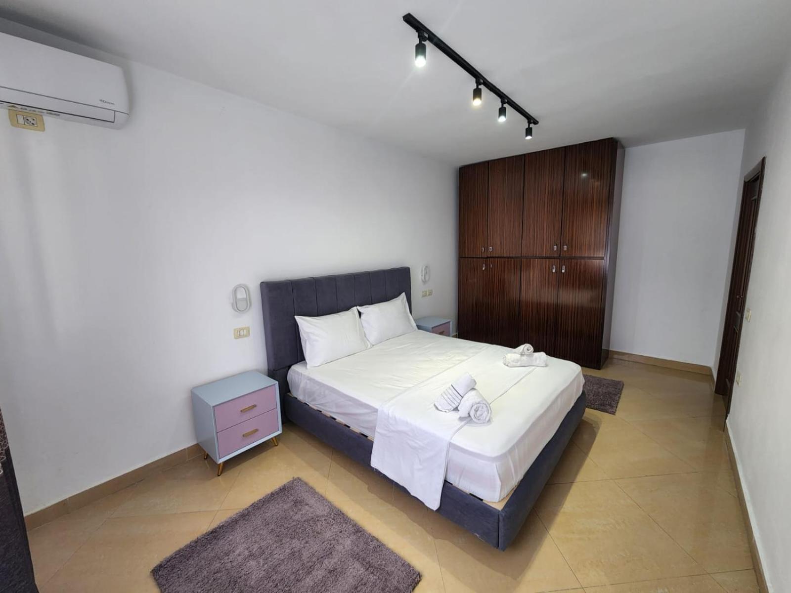 Tirana Square Hotel מראה חיצוני תמונה
